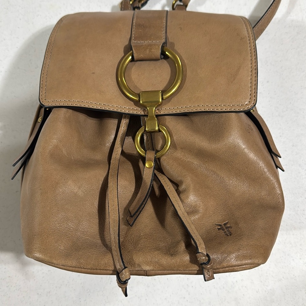 Frye Backpack Bucket Tan Leather Bag Gold Hardware Medium - Picture 14 of 14